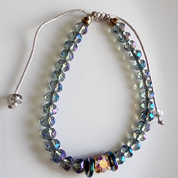 Iridescent Beaded Bracelet - Picture 6 of 7